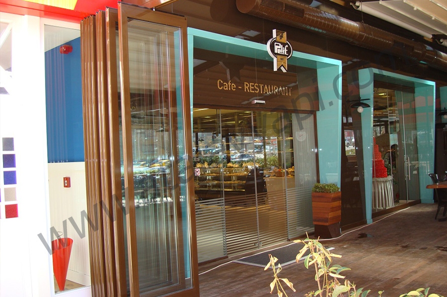 Pelit Pastaneleri Cam Cama Kayar Toplanır Üretimi