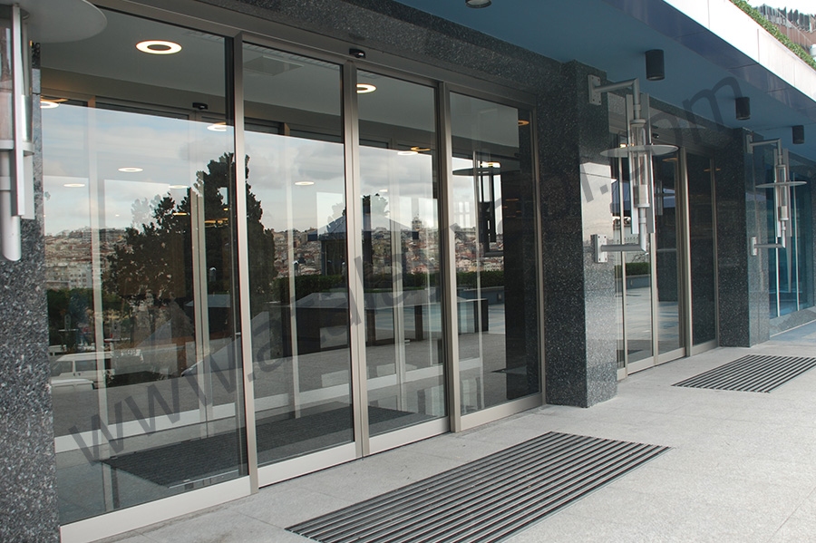 Turkuaz Medya Atv Televizyon Fotoselli Otomatik Döner Kapı