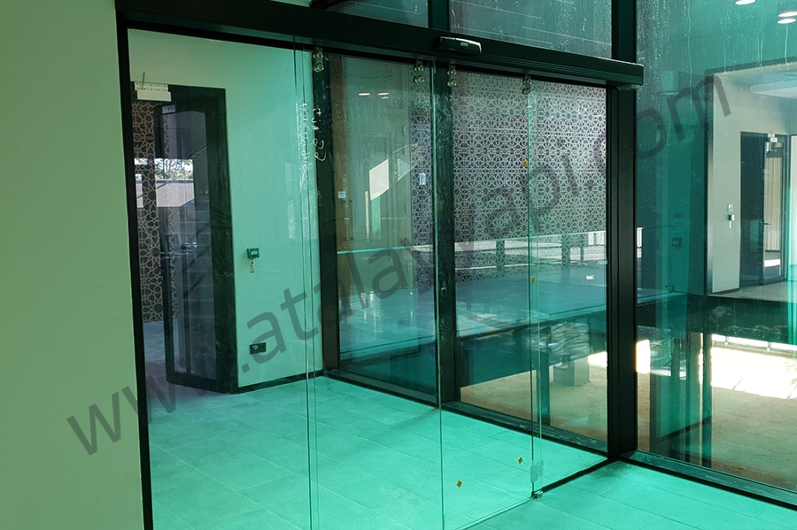 Borsa İstanbul Fotoselli Otomatik Döner Kapı